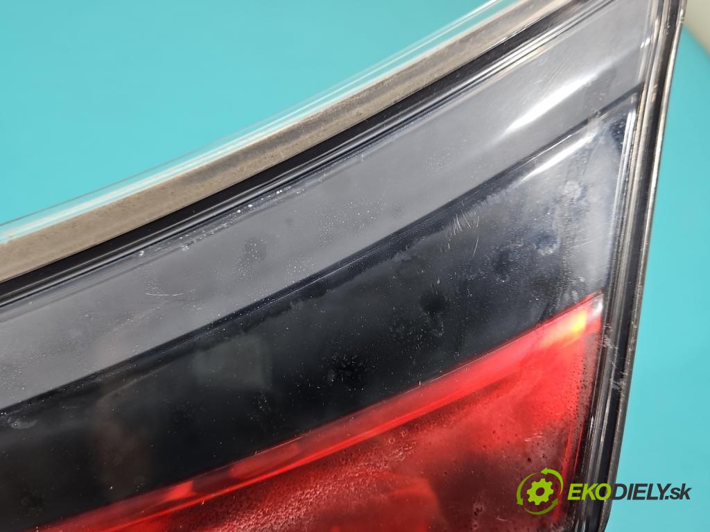 Toyota Rav4 IV 2013-2018 2.0 D4D 143 HP manual 105 kW 1995 cm3 5- svetlo / reflektor zadné pravé 81580-42031 (Kľučka dverí ostatné)