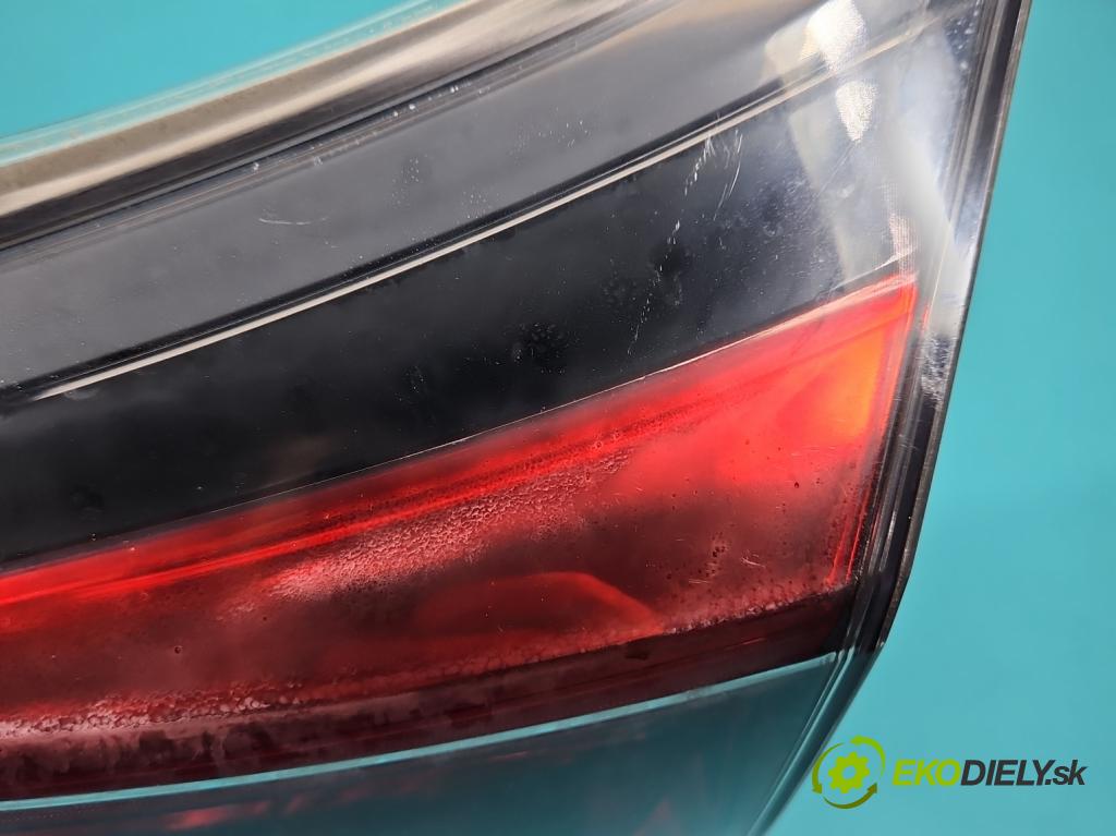 Toyota Rav4 IV 2013-2018 2.0 D4D 143 HP manual 105 kW 1995 cm3 5- svetlo / reflektor zadné pravé 81580-42031 (Kľučka dverí ostatné)