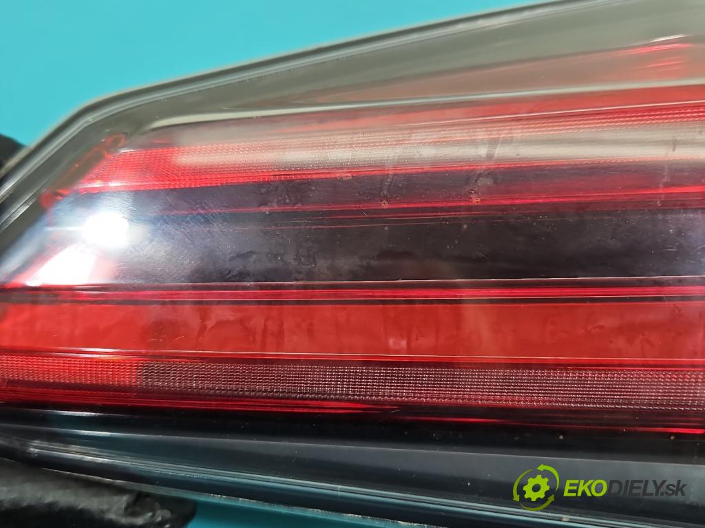 Toyota Rav4 IV 2013-2018 2.0 D4D 143 HP manual 105 kW 1995 cm3 5- svetlo / reflektor zadné pravé 81580-42031 (Kľučka dverí ostatné)