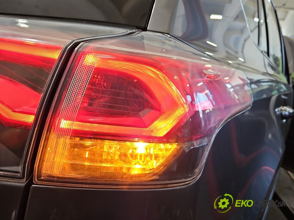 Toyota Rav4 IV 2013-2018 2.0 D4D 143 HP manual 105 kW 1995 cm3 5- svetlo / reflektor zadné pravé 81550-42201 (Kľučka dverí ostatné)