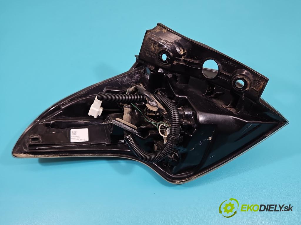 Toyota Rav4 IV 2013-2018 2.0 D4D 143 HP manual 105 kW 1995 cm3 5- svetlo / reflektor zadné pravé 81550-42201 (Kľučka dverí ostatné)