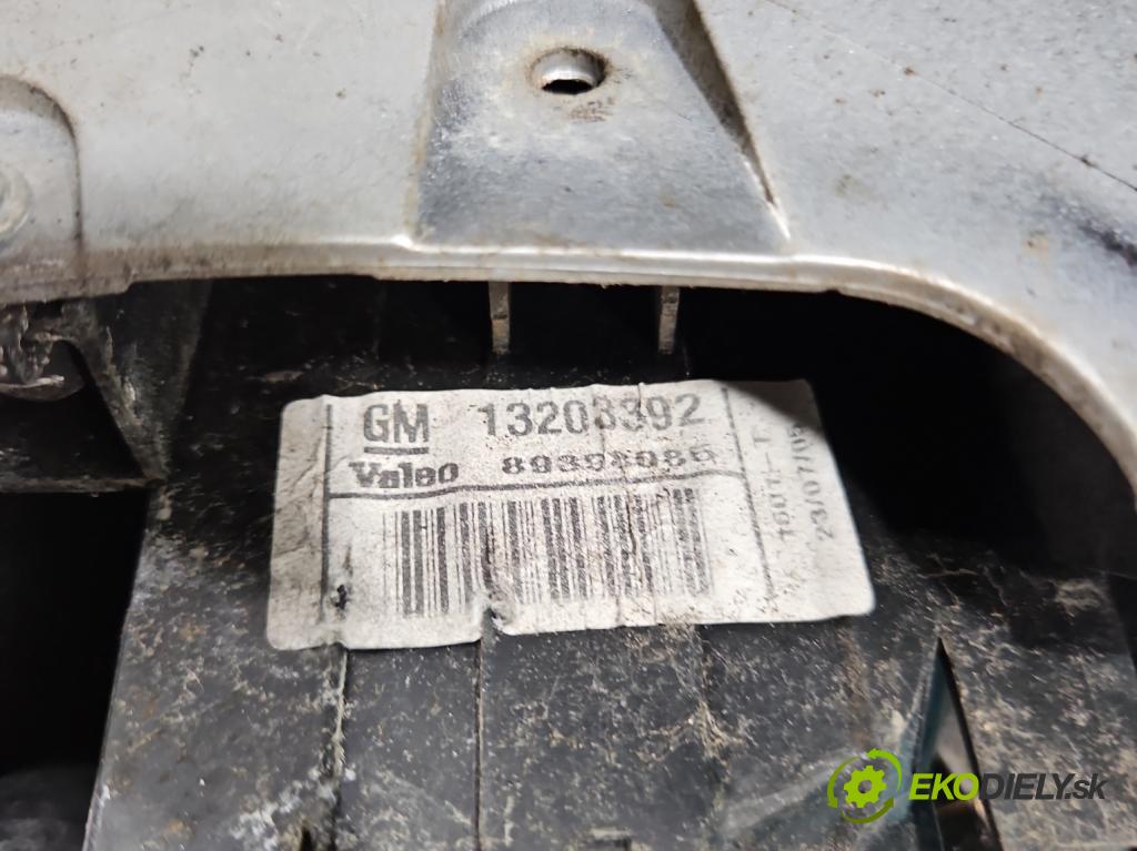 Opel Meriva A 2002-2010 1.8 16v 125 hp automatic 92 kW 1796 cm3 5- světlo zadní pravé 13203392 (Klika dveří ostatní)