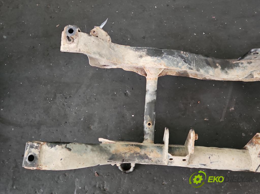 Land rover Freelander I 1998-2006 1.8 16v 120 hp manual 88 kW 1796 cm3 3- zadní výztuha  (Zadní výztuha)