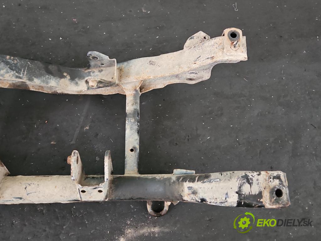 Land rover Freelander I 1998-2006 1.8 16v 120 hp manual 88 kW 1796 cm3 3- zadní výztuha  (Zadní výztuha)