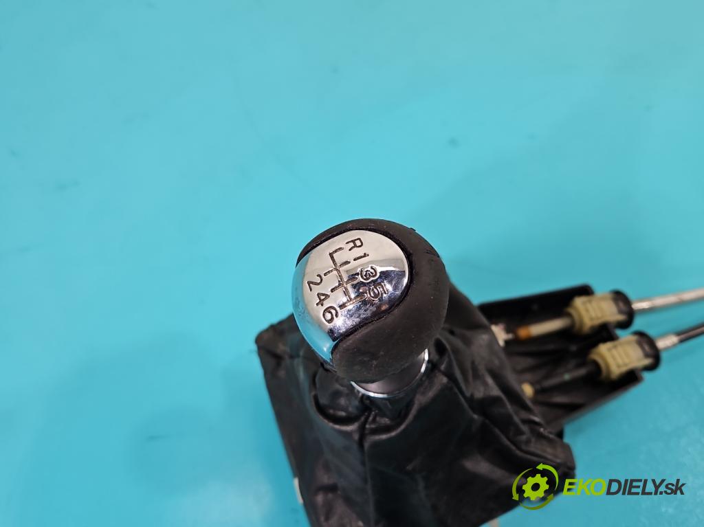 Opel Vectra C 2002-2008 1.9 cdti 120 hp manual 88 kW 1910 cm3 5- kulisa změny stupňová 013106476 (Řadicí páka (kulisa) )