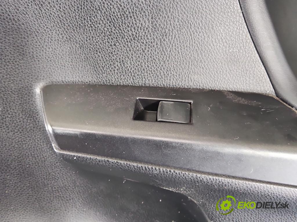 Toyota Rav4 IV 2013-2018 2.0 D4D 143 hp manual 105 kW 1995 cm3 5- Tapacír: dveře zadní pravé 67613-X1B12