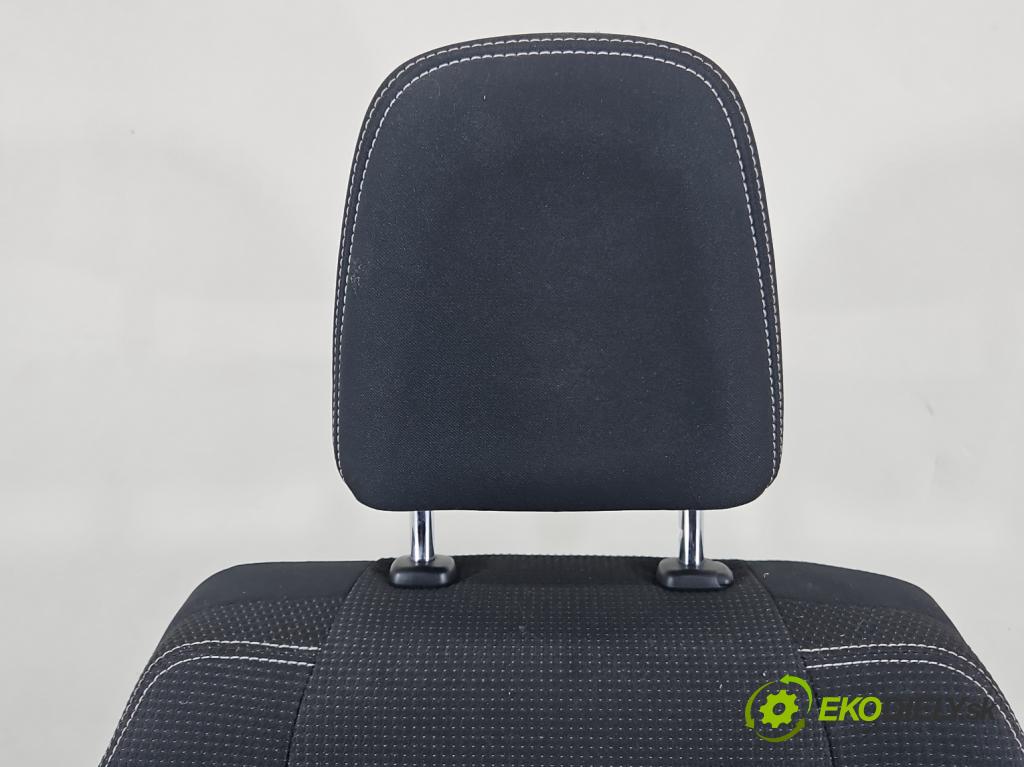 Toyota Rav4 IV 2013-2018 2.0 D4D 143 HP manual 105 kW 1995 cm3 5- Sedačka pravý  (Sedadlo)