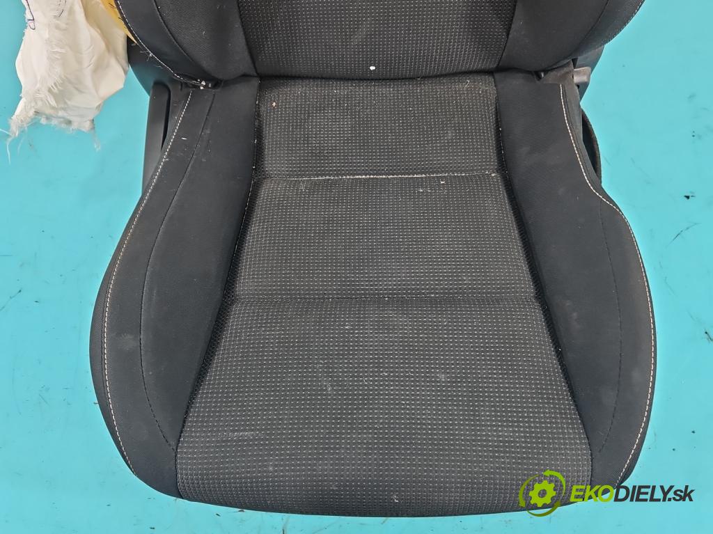 Toyota Rav4 IV 2013-2018 2.0 D4D 143 HP manual 105 kW 1995 cm3 5- Sedačka pravý  (Sedadlo)