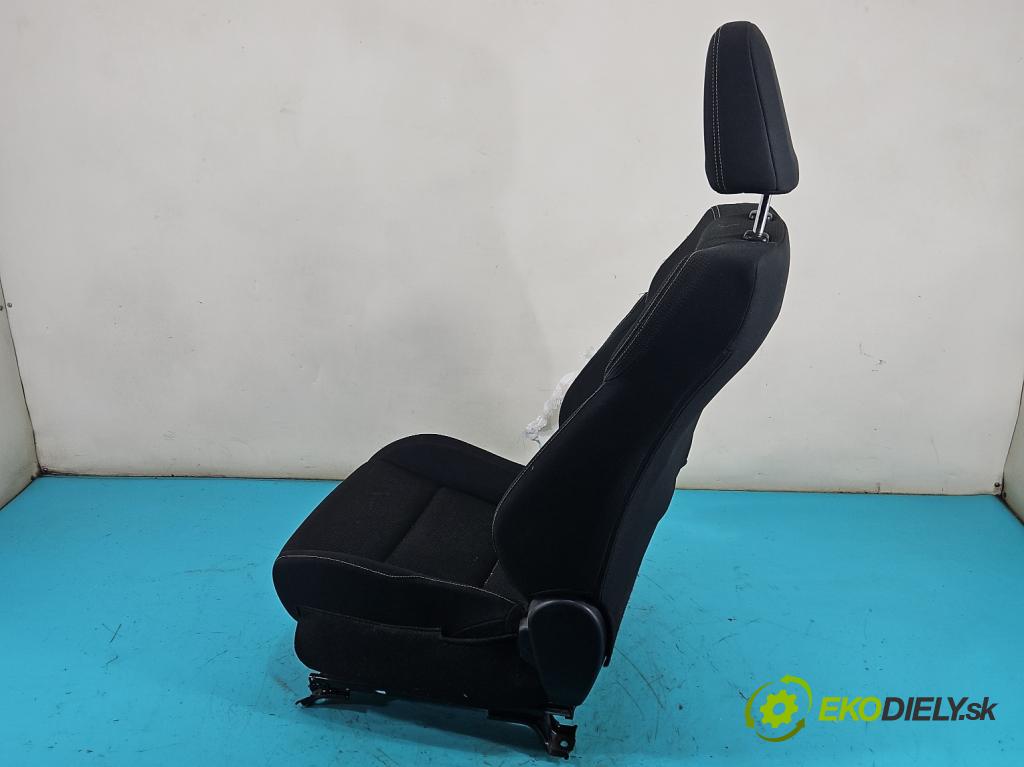 Toyota Rav4 IV 2013-2018 2.0 D4D 143 HP manual 105 kW 1995 cm3 5- Sedačka pravý  (Sedadlo)