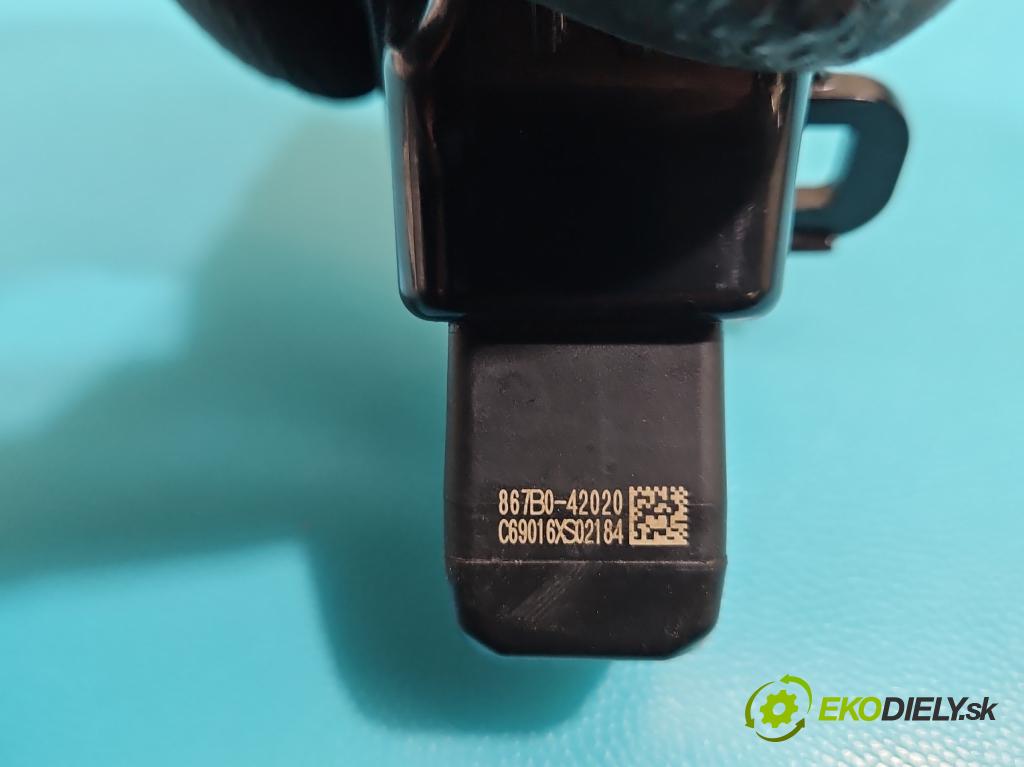 Toyota Rav4 IV 2013-2018 2.0 D4D 143 hp manual 105 kW 1995 cm3 5- Kamera cúvaní 867B0-42020