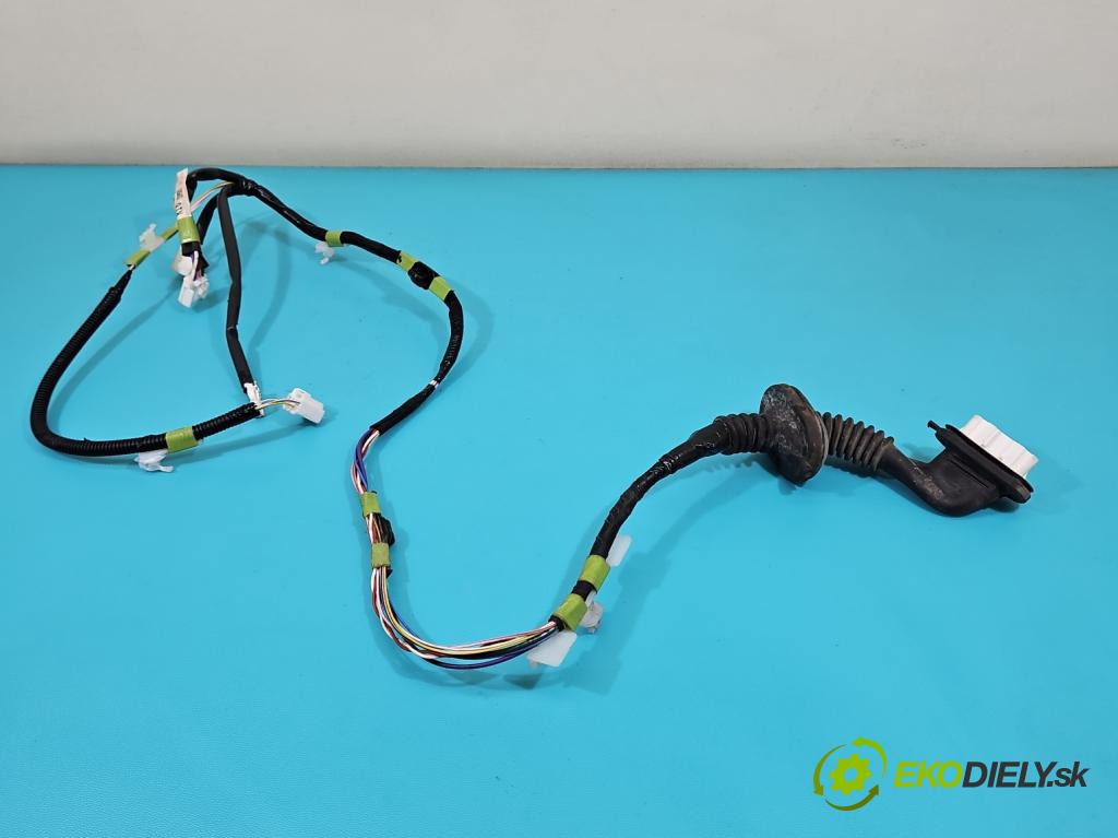 Toyota Rav4 IV 2013-2018 2.0 D4D 143 HP manual 105 kW 1995 cm3 5- Zväzok: dvere zadné pravých 42161A