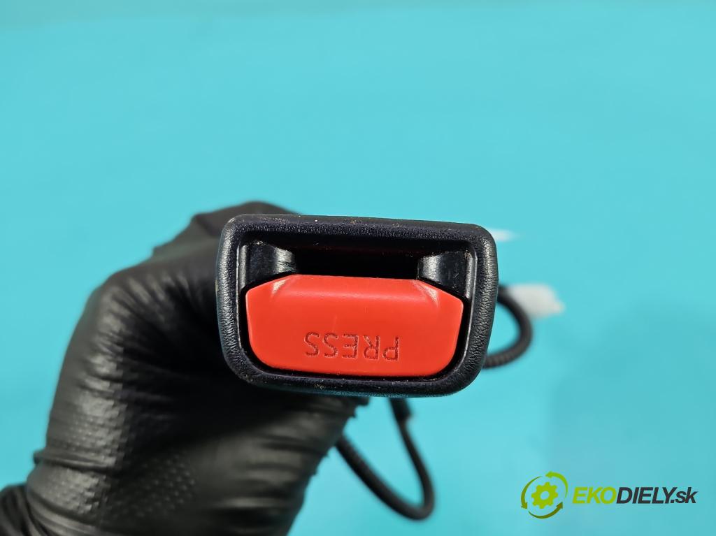 Toyota Rav4 IV 2013-2018 2.0 D4D 143 HP manual 105 kW 1995 cm3 5- pas bezpečnosť: predné ľavý