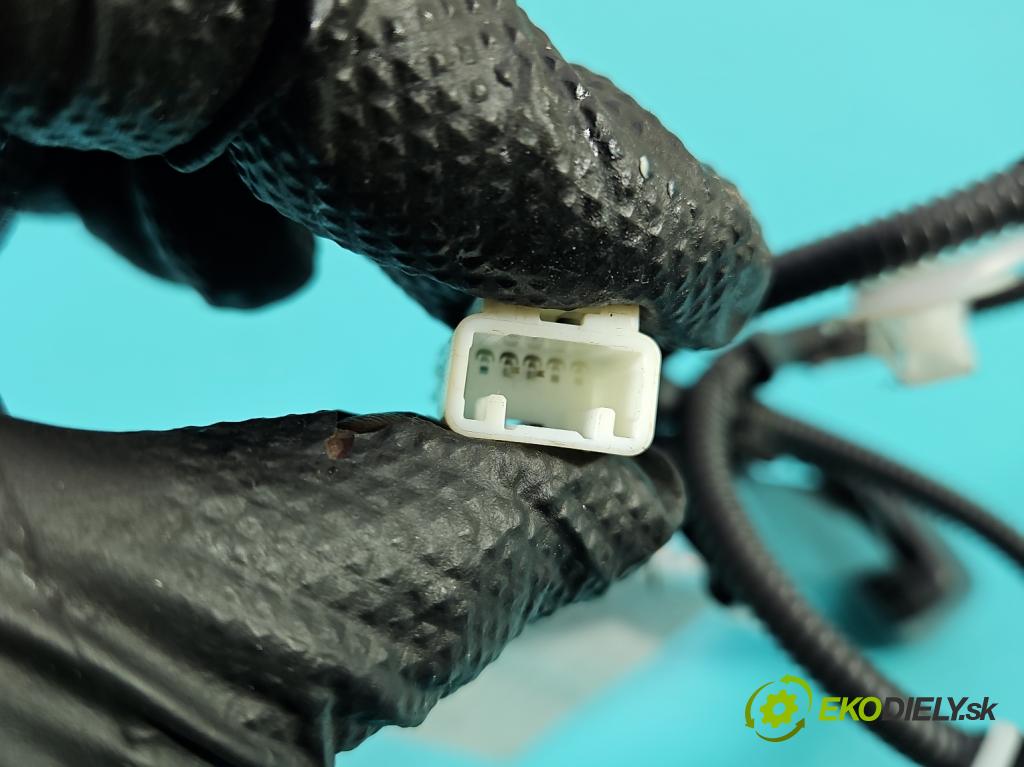 Toyota Rav4 IV 2013-2018 2.0 D4D 143 HP manual 105 kW 1995 cm3 5- pas bezpečnosť: predné ľavý