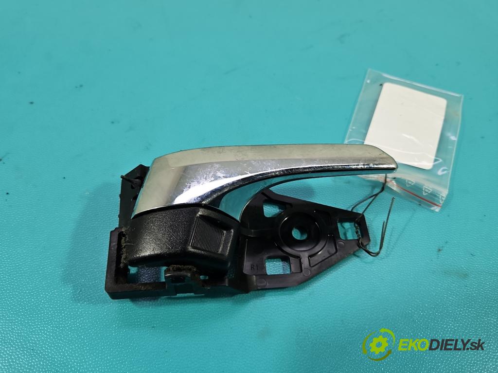 Toyota Rav4 IV 2013-2018 2.0 D4D 143 HP manual 105 kW 1995 cm3 5- rukoväť uvnitř: predné pravé