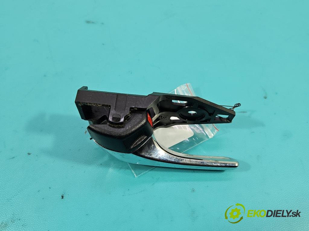 Toyota Rav4 IV 2013-2018 2.0 D4D 143 HP manual 105 kW 1995 cm3 5- rukoväť uvnitř: zadné ľavé