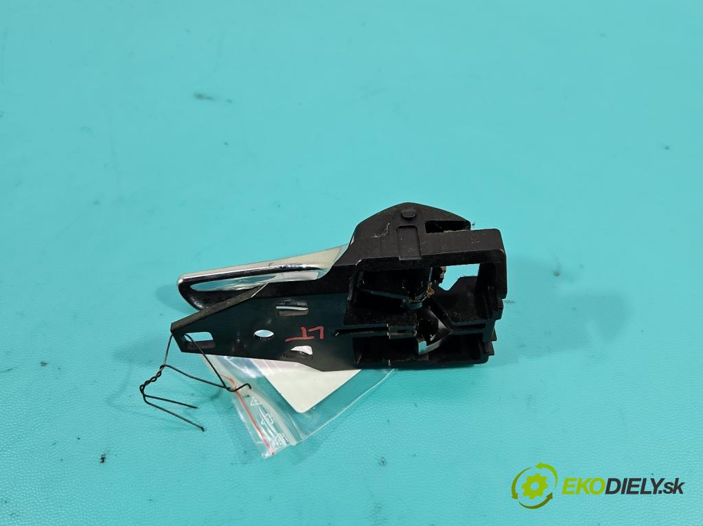 Toyota Rav4 IV 2013-2018 2.0 D4D 143 HP manual 105 kW 1995 cm3 5- rukoväť uvnitř: zadné ľavé