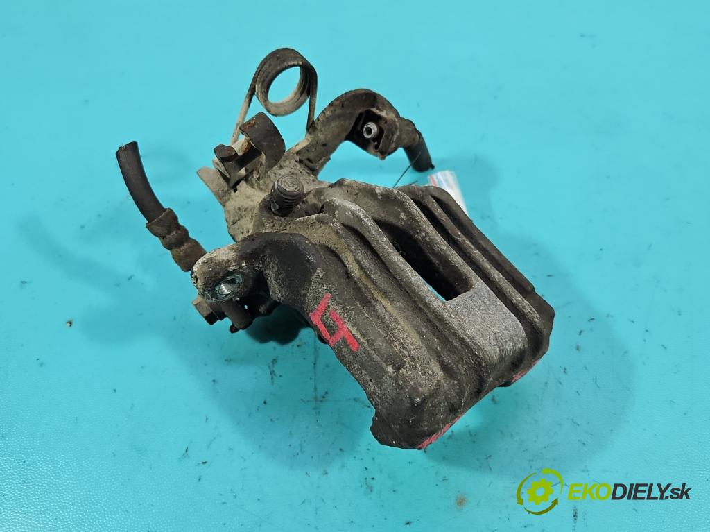 Audi A4 B6 2000-2004 2.0 20V 131 hp manual 96 kW 1984 cm3 4- brzdič zadní levý  (Klika dveří ostatní)