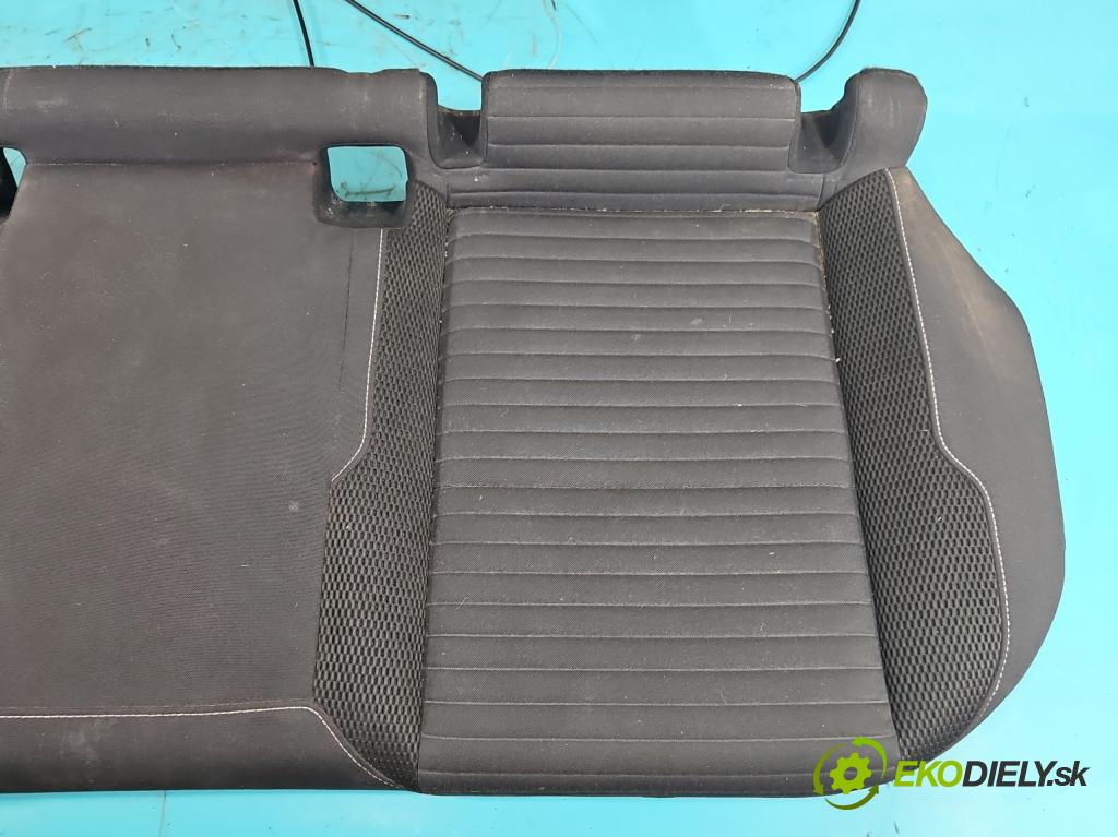 Vw Golf VII 2012-2020 1.4 TSI 150 HP automatic 110 kW 1395 cm3 5- Pohovka: zadné (Sedadlo)