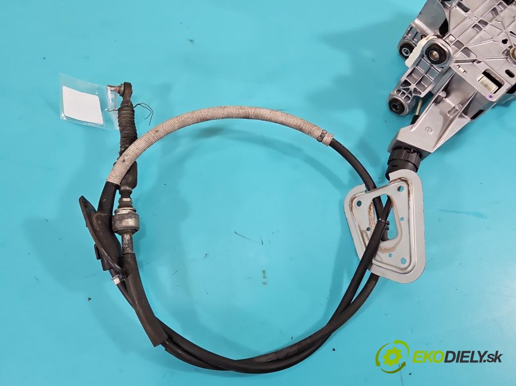 Lexus RX II 2003-2008 3.5 V6 automatic 203 kW 3456 cm3 5- Páka: Změny: stupeň,rýchlosť  (Rýchlostná páka (kulisa))