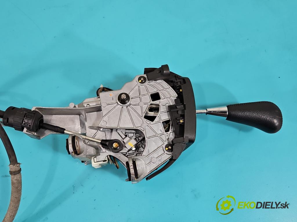 Lexus RX II 2003-2008 3.5 V6 automatic 203 kW 3456 cm3 5- Páka: Změny: stupeň,rýchlosť  (Rýchlostná páka (kulisa))