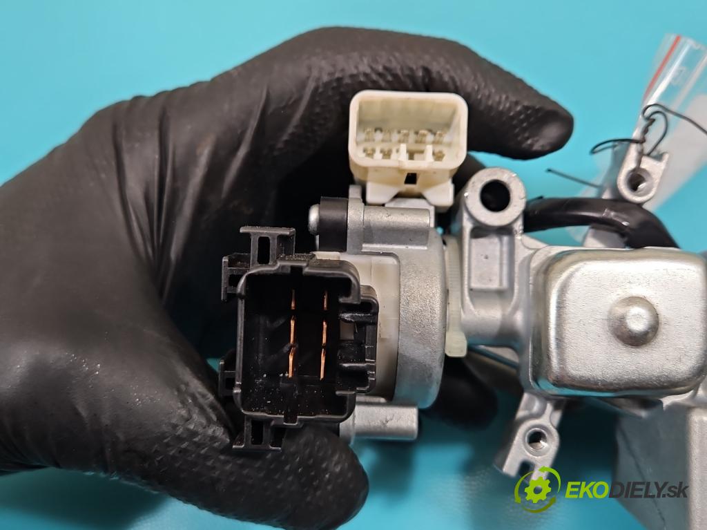 Suzuki Grand Vitara II 2005-2014 2.4 16V 169KM manual 124 kW 2393 cm3 5- Spínačka  (Spínacia skrinka)