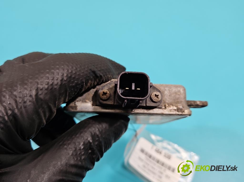 Suzuki Grand Vitara II 2005-2014 2.4 16V 169KM manual 124 kW 2393 cm3 5- střídač: xenon W3T15971 (Riadiaca jednotka xenónu)