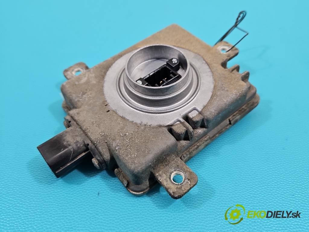 Suzuki Grand Vitara II 2005-2014 2.4 16V 169KM manual 124 kW 2393 cm3 5- střídač: xenon W3T15971 (Riadiaca jednotka xenónu)