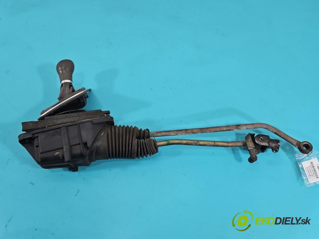 Audi A4 B6 2000-2004 2.0 20V 131 hp manual 96 kW 1984 cm3 4- kulisa změny stupňová 8E0711025 (Řadicí páka (kulisa) )