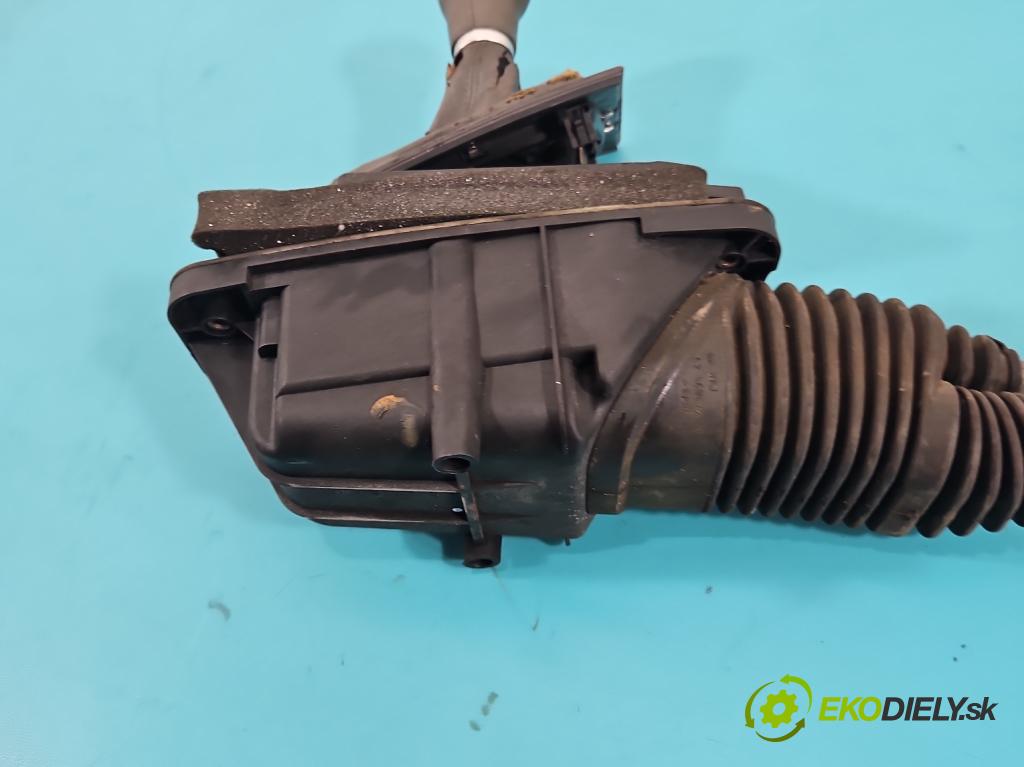 Audi A4 B6 2000-2004 2.0 20V 131 hp manual 96 kW 1984 cm3 4- kulisa změny stupňová 8E0711025 (Řadicí páka (kulisa) )