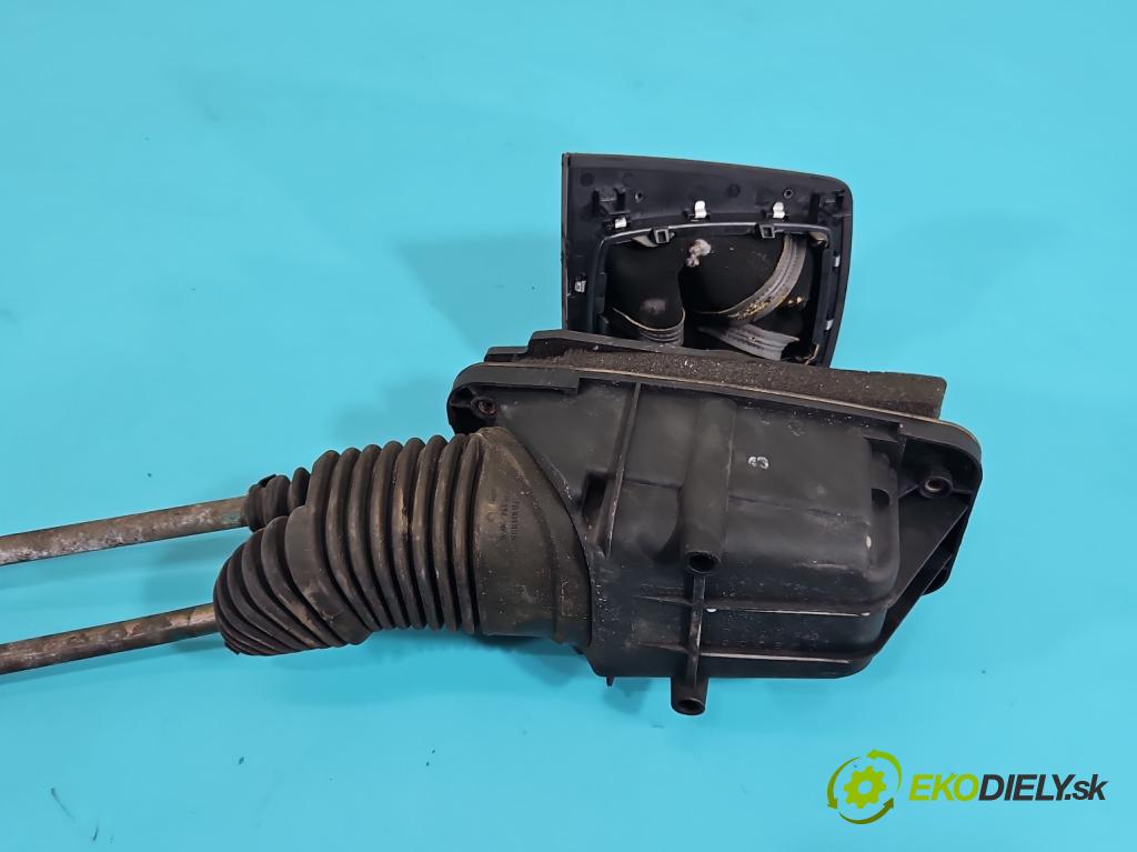 Audi A4 B6 2000-2004 2.0 20V 131 hp manual 96 kW 1984 cm3 4- kulisa změny stupňová 8E0711025 (Řadicí páka (kulisa) )