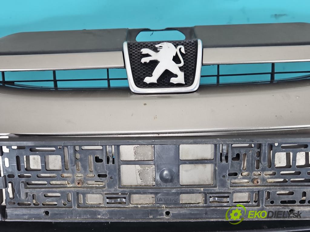 Peugeot 307 2.0 16V 136hp manual 100 kW 1997 cm3 5- nárazník přední  (Klika dveří ostatní)