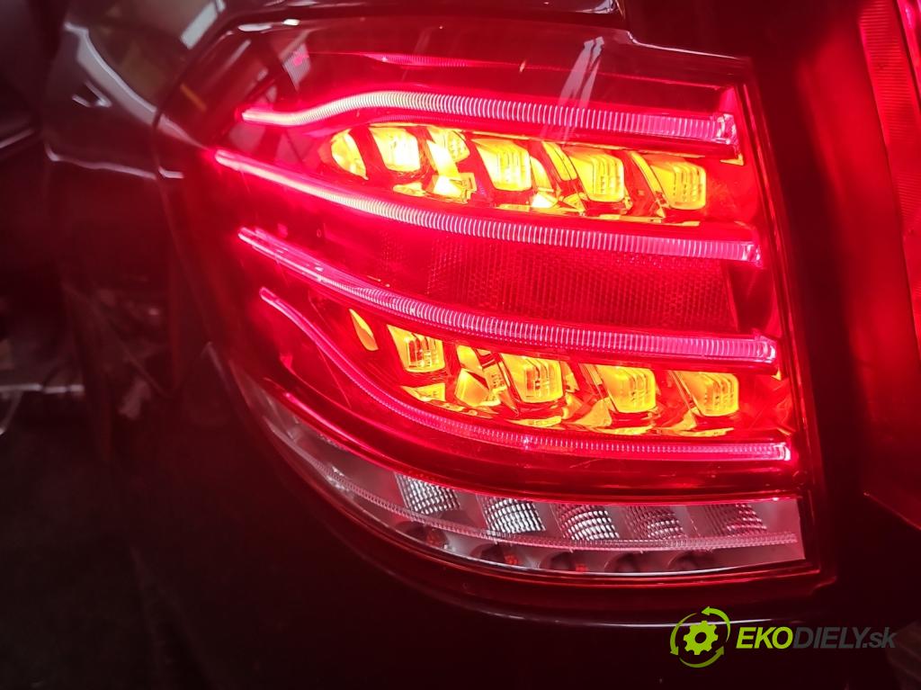 Mercedes E W212 2009-2016 2.2 CDI 136hp automatic 100 kW 2143 cm3 5- světlo zadní levé A2129061703 (Klika dveří ostatní)