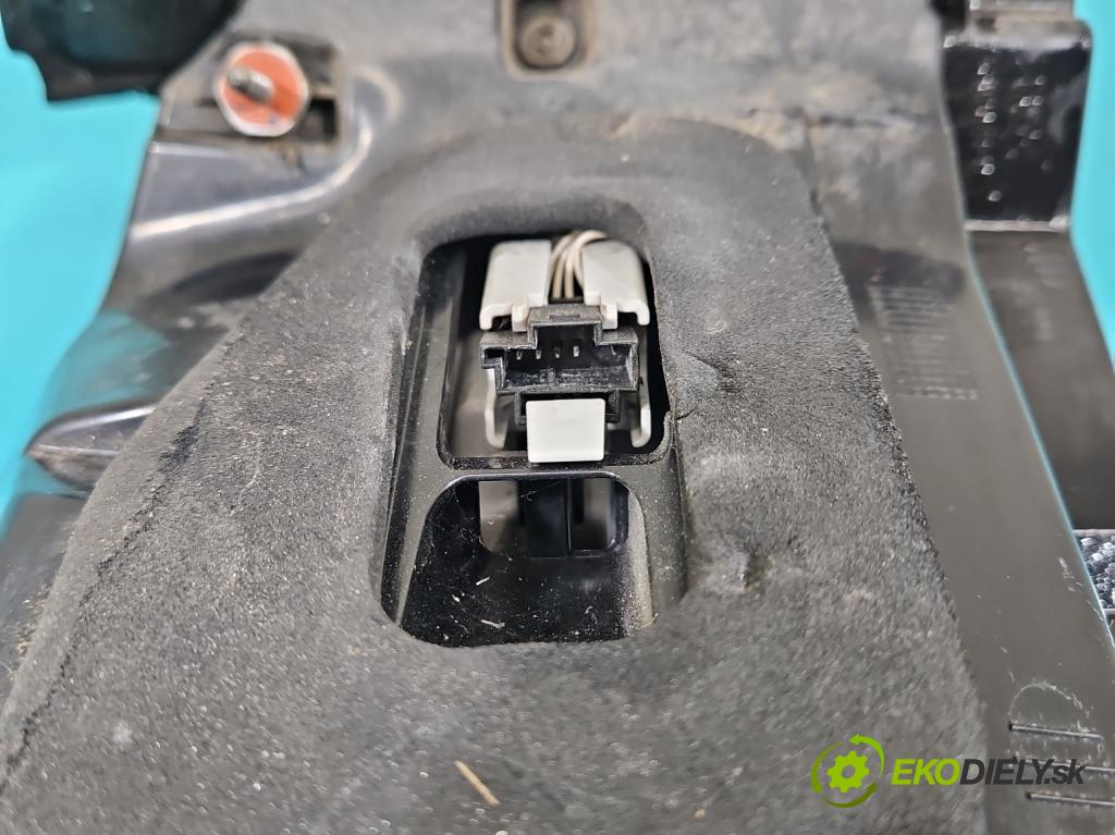 Mercedes E W212 2009-2016 2.2 CDI 136 HP automatic 100 kW 2143 cm3 5- svetlo / reflektor zadné pravé A2129061803 (Kľučka dverí ostatné)