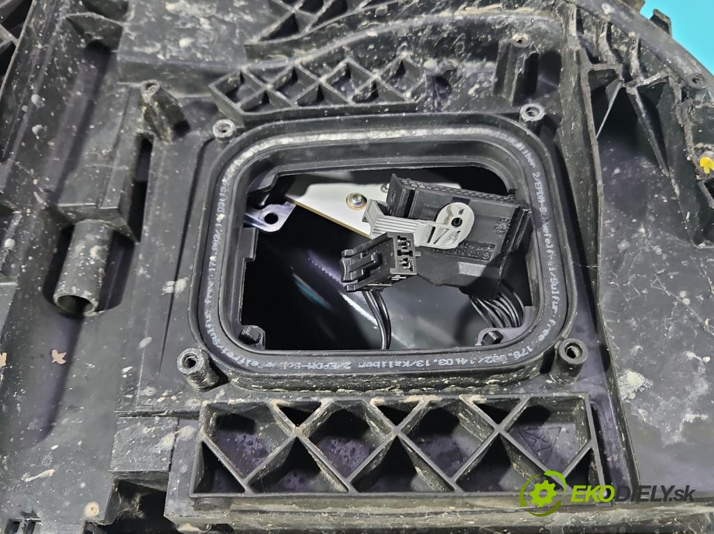 Mercedes E W212 2009-2016 2.2 CDI 136 HP automatic 100 kW 2143 cm3 5- Reflektor: ľavý  (Kľučka dverí ostatné)