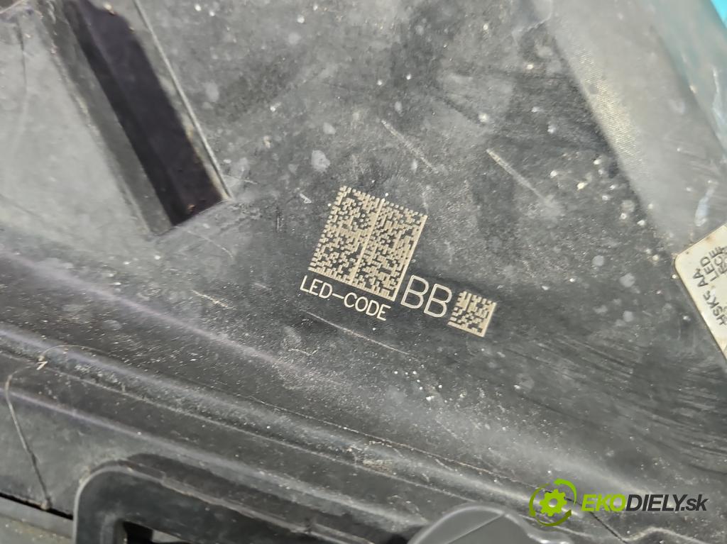 Mercedes E W212 2009-2016 2.2 CDI 136 HP automatic 100 kW 2143 cm3 5- Reflektor: pravý  (Svetlo predné pravé)