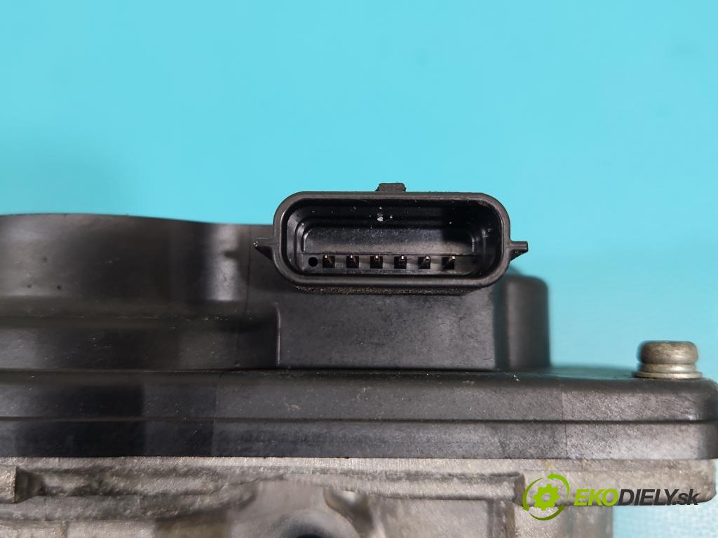 Nissan Juke I 2010-2019 1.6 16V 117 HP manual 86 kW 1598 cm3 5- klapka  (Škrtiaca klapka)