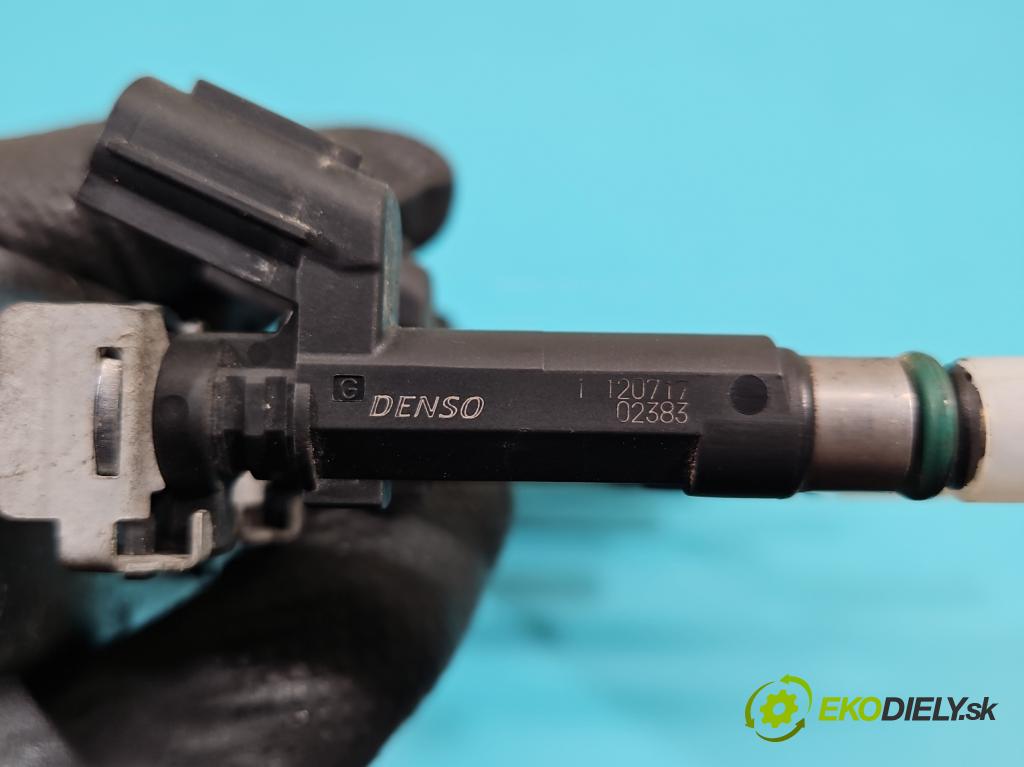 Nissan Juke I 2010-2019 1.6 16V 117 HP manual 86 kW 1598 cm3 5- vstrek  (Vstrekovač paliva)