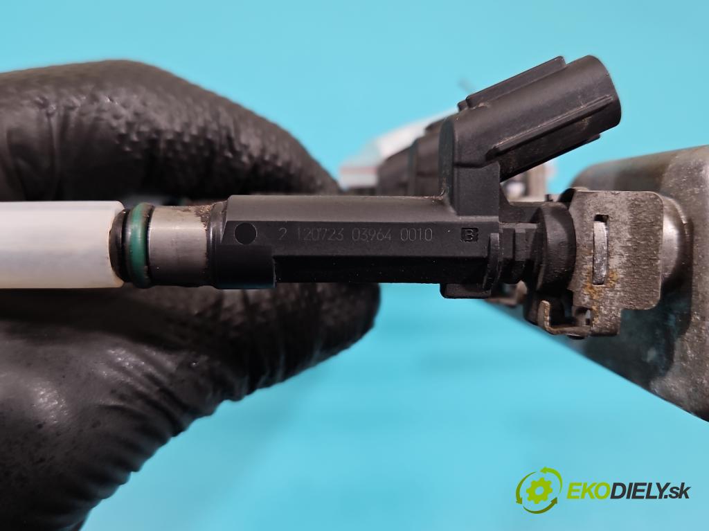 Nissan Juke I 2010-2019 1.6 16V 117 HP manual 86 kW 1598 cm3 5- vstrek  (Vstrekovač paliva)