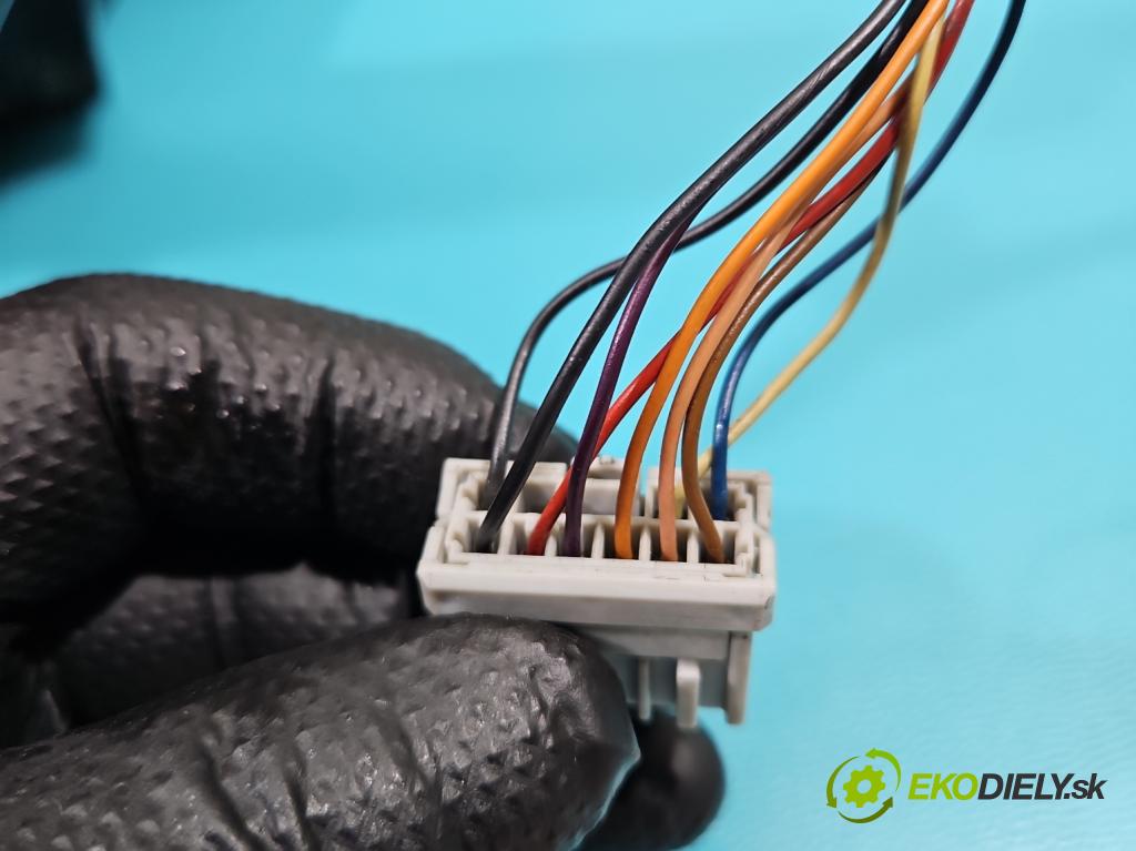 Honda Civic VIII 2006-2011 2.1 i-CTDi N22A2 141 HP manual 104 kW 2131 cm3 5- zrkadlo pravé  (Kľučka dverí ostatné)