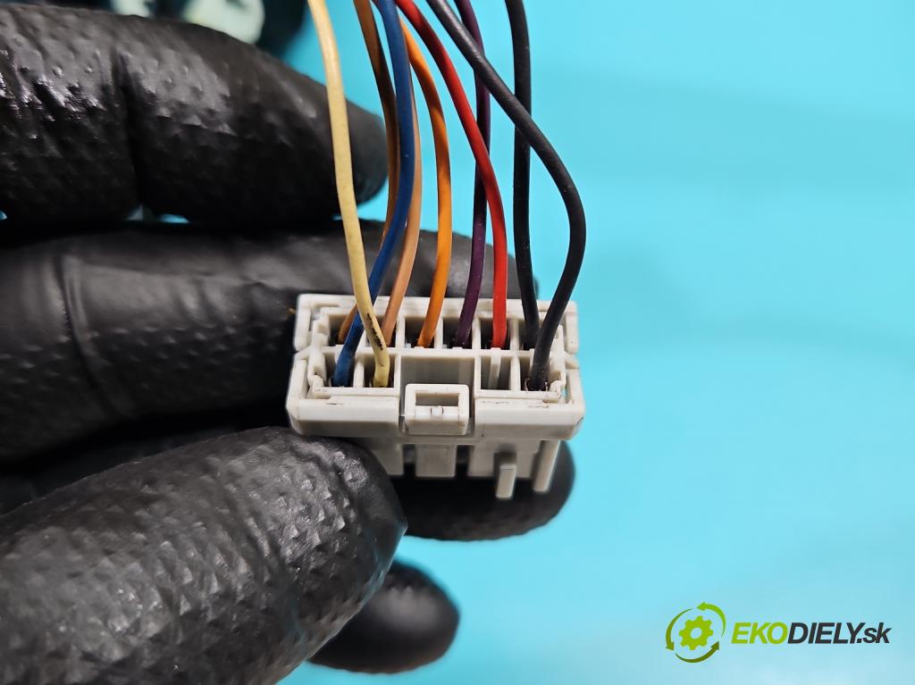 Honda Civic VIII 2006-2011 2.1 i-CTDi N22A2 141 HP manual 104 kW 2131 cm3 5- zrkadlo pravé  (Kľučka dverí ostatné)