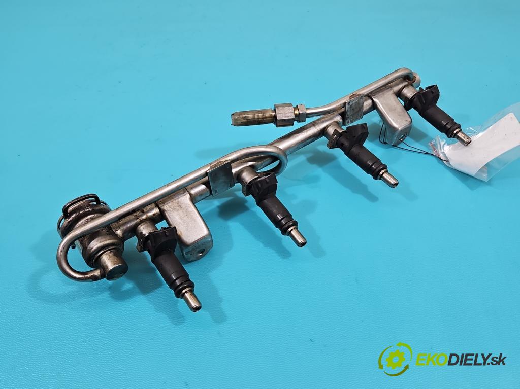 Audi A4 B6 2000-2004 2.0 20V 131 HP manual 96 kW 1984 cm3 4- vstrek 06B133551T (Vstrekovač paliva)