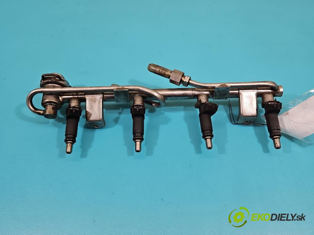 Audi A4 B6 2000-2004 2.0 20V 131 HP manual 96 kW 1984 cm3 4- vstrek 06B133551T (Vstrekovač paliva)