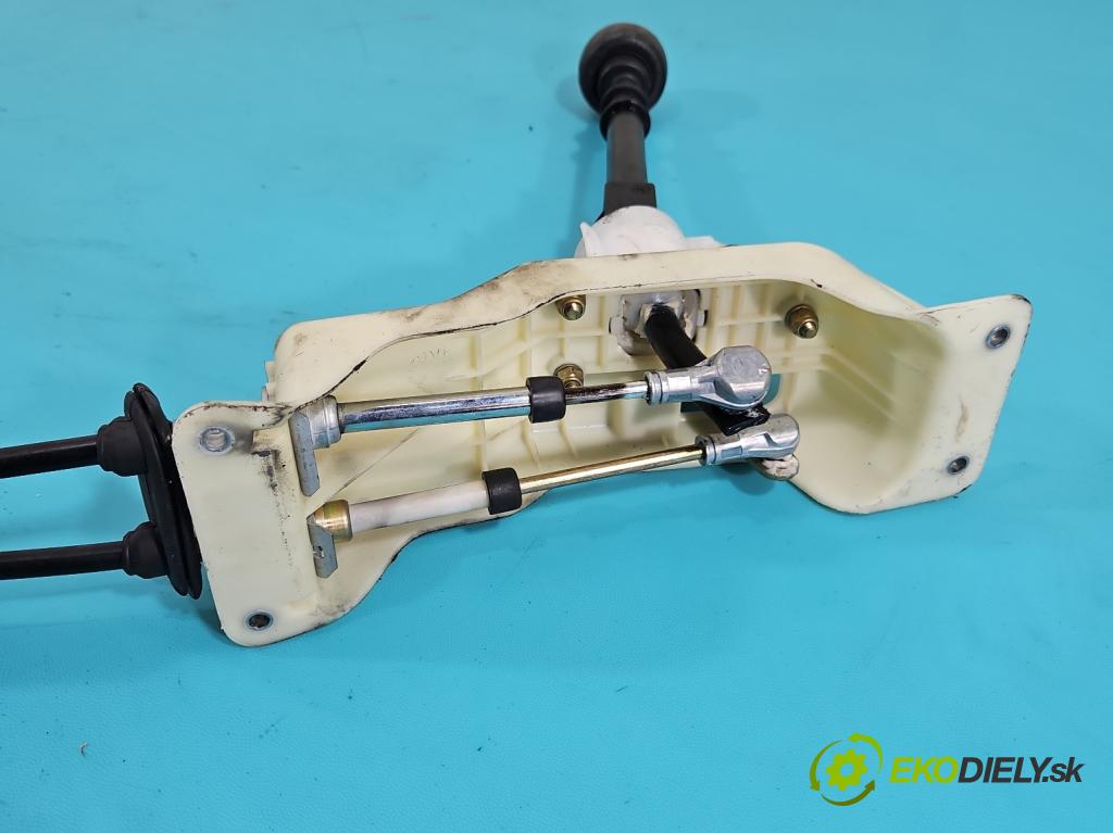 Alfa romeo 147 1.9 JTD 126 HP manual 93 kW 1910 cm3 5- Páka: Změny: stupeň,rýchlosť 55347086 (Rýchlostná páka (kulisa))