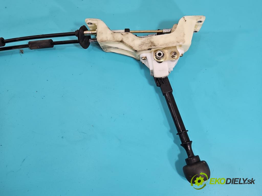 Alfa romeo 147 1.9 JTD 126 HP manual 93 kW 1910 cm3 5- Páka: Změny: stupeň,rýchlosť 55347086 (Rýchlostná páka (kulisa))