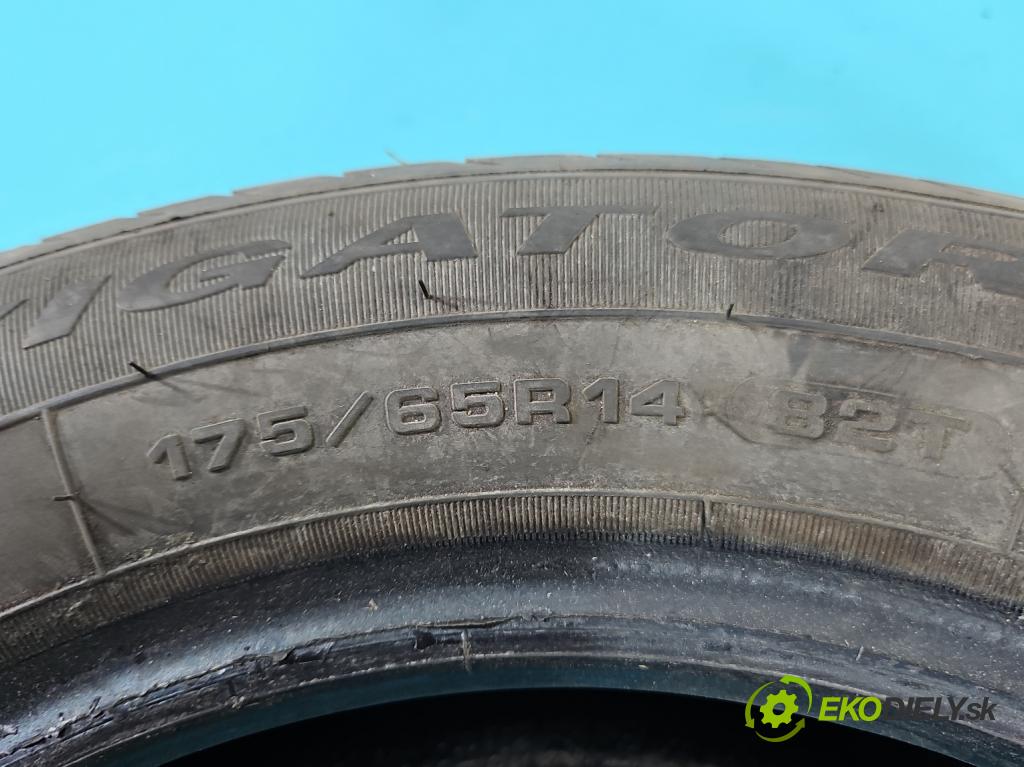 Peugeot 206 1.4 8v 75 hp manual 55 kW 1360 cm3 5- pneumatiky: celoročné para