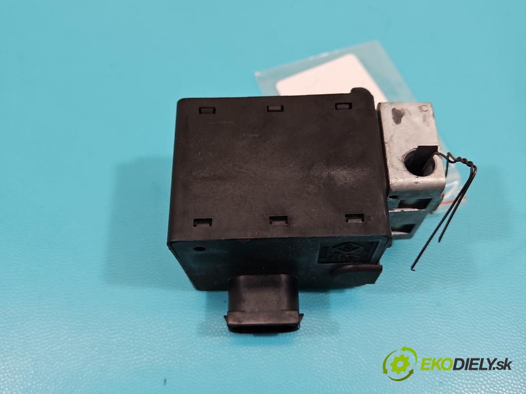 Renault Megane II 2003-2008 1.6 16V 113 HP manual 83 kW 1598 cm3 5- Blokáda: řízení: 8200033233 (Riadenie ostatné)