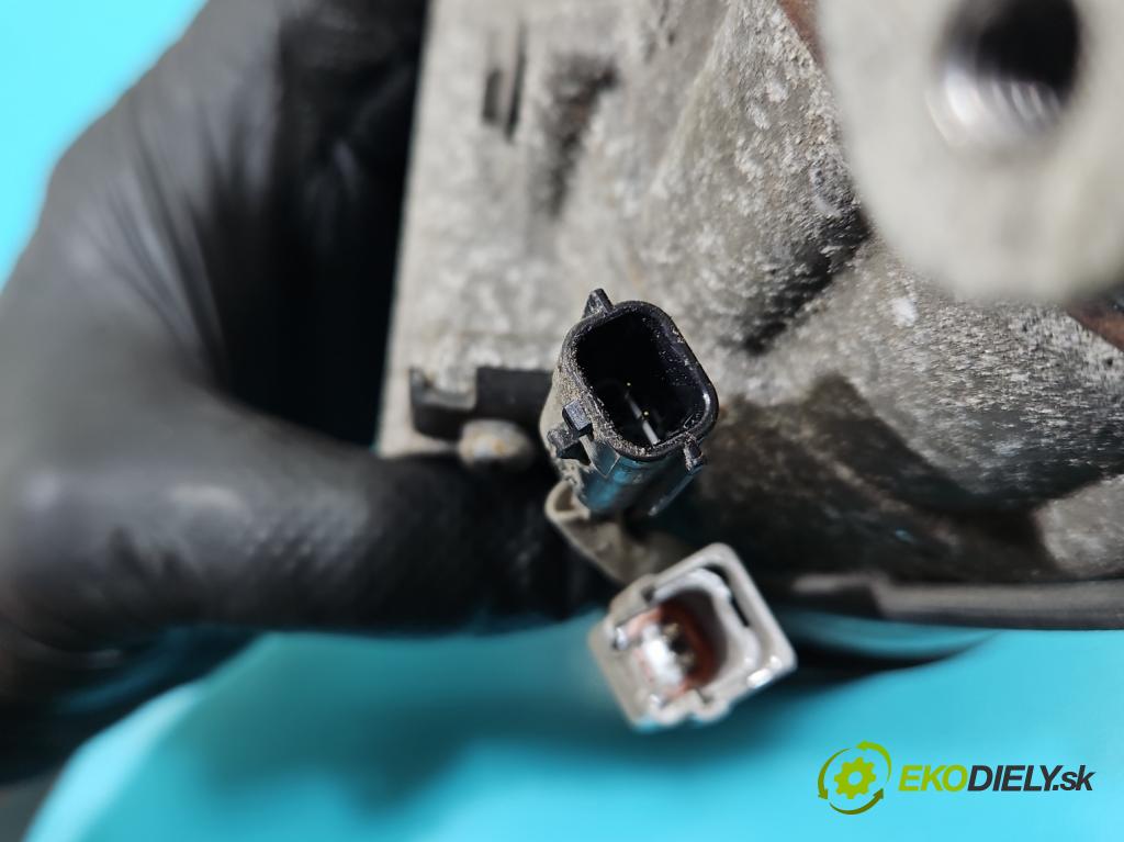 Renault Clio IV 2012-2020 0.9 Tce 90 HP manual 66 kW 898 cm3 5- Kompresor: klimatizácie 926000217R (Kompresor klimatizácie)