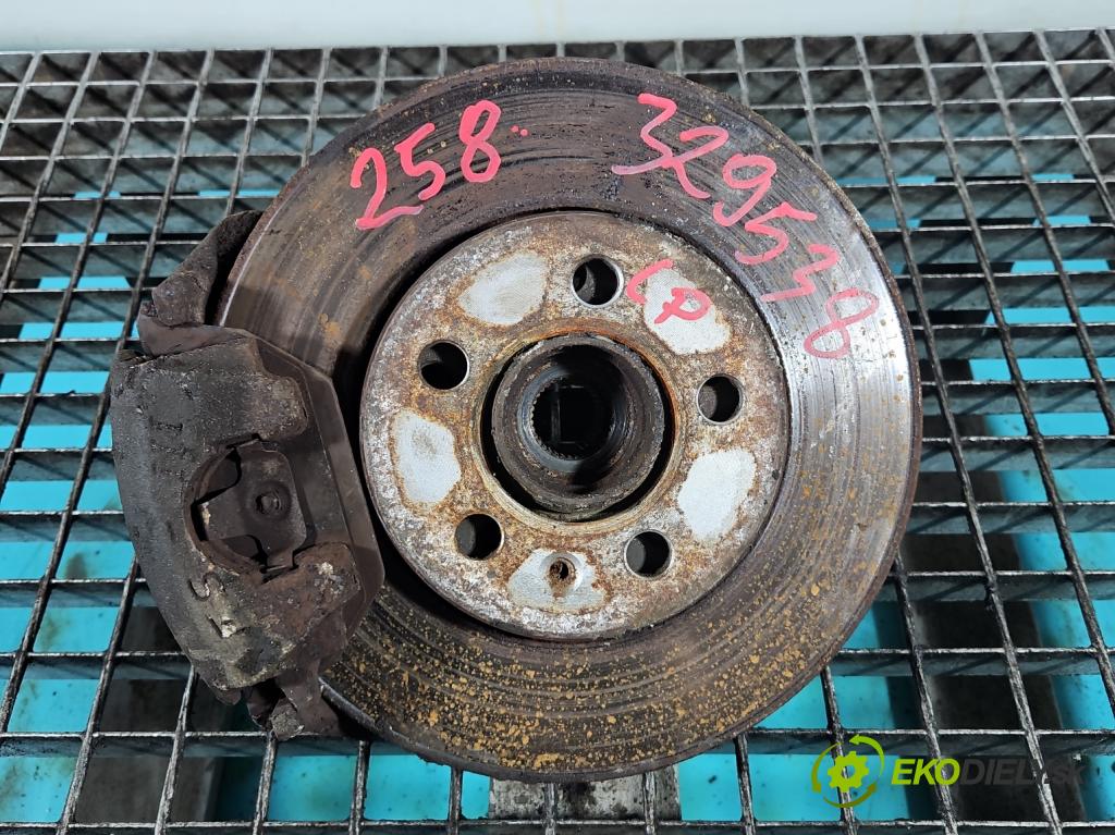 Seat Leon I 1999-2005 1.6 16v 105 hp manual 77 kW 1598 cm3 5- náboj levé  (Náboj kola)