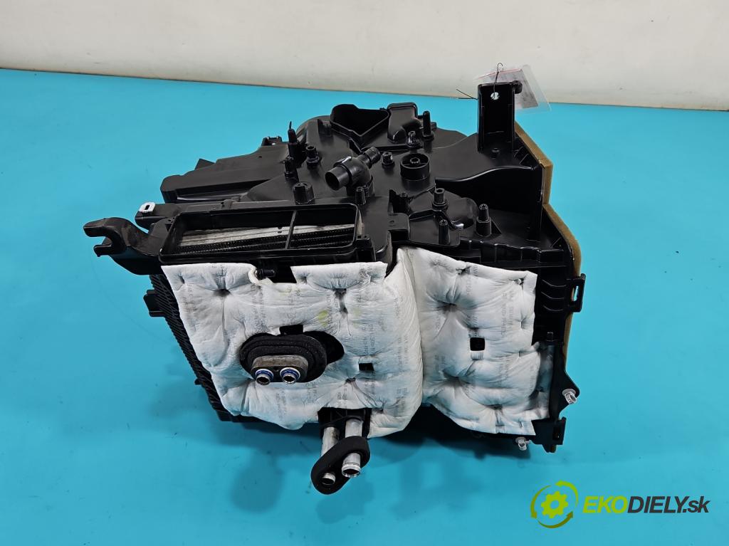 Hyundai Tucson III 2015-2020 2.0 crdi 136hp automatic 100 kW 1999 cm3 5- radiátor  (Radiátor topení)