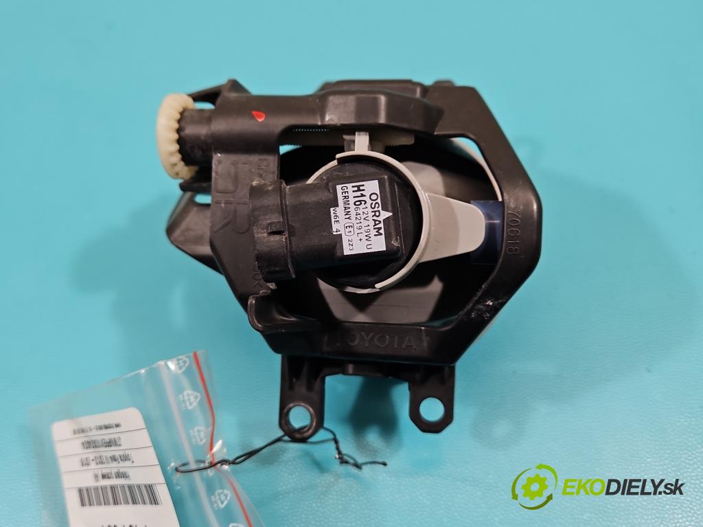 Toyota Rav4 IV 2013-2018 2.0 D4D 143 hp manual 105 kW 1995 cm3 5- Halogen pravý 70618 (Klika dveří ostatní)